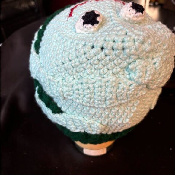 NEW Hand Crocheted Adult Frog Hat - Picture 9 of 10